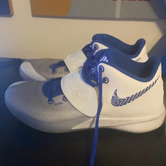 Nike Kyrie Flytrap “White Varsity Royal”